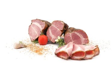 Fabrica de Fum, producator artizanal de produse din carne: ceafa si pastrama de porc, printre preferatele romanilor in sezonul sarbatorilor