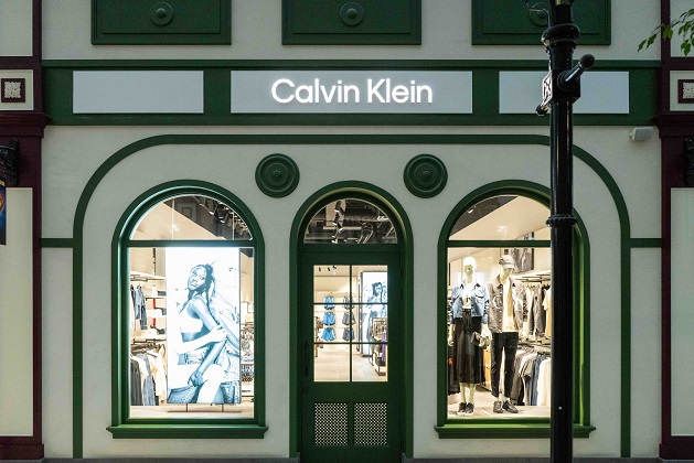 CALVIN KLEIN - noul brand iconic din Fashion House Outlet