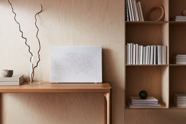 Arata ca muzica. Suna ca arta. IKEA introduce noua rama foto cu boxa WiFi SYMFONISK ca parte a colaborarii de lunga durata cu Sonos.