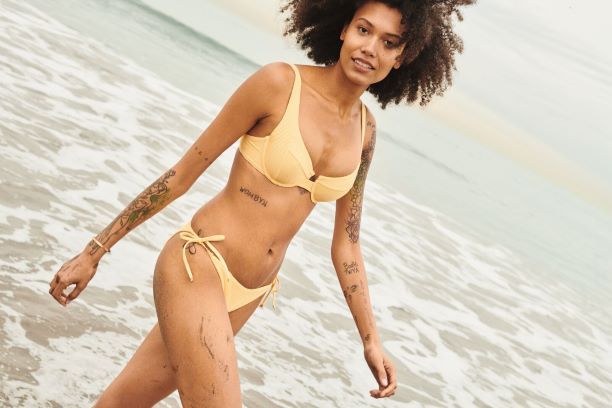 Colectia TOMMY HILFIGER SUMMER/PRE-FALL 2021. Un loc numit vara