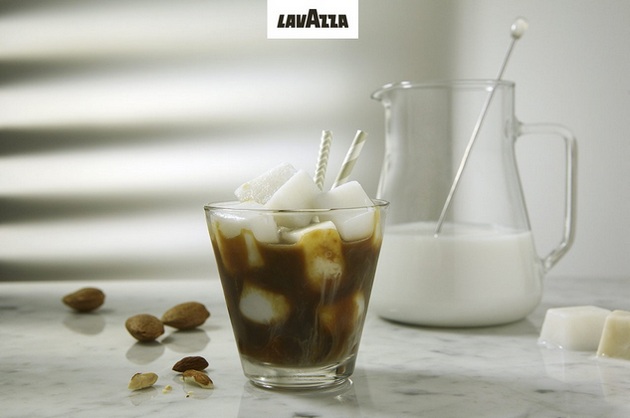 Lavazza dezvaluie retetele celor mai populare bauturi de vara, preparate cu cafea