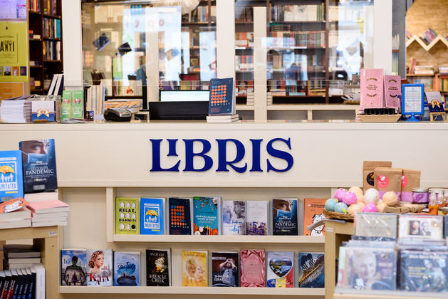 Libris aniverseaza 30 de ani in piata cartii cu o noua identitate vizuala inspirata din ADN-ul de librar