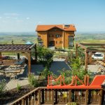 Exploratori de Viitor, programul in care tinerii sunt indrumati in alegerea carierei, ajunge la cea de-a II-a etapa. Liceenii se implica in proiecte pentru comunitatile locale