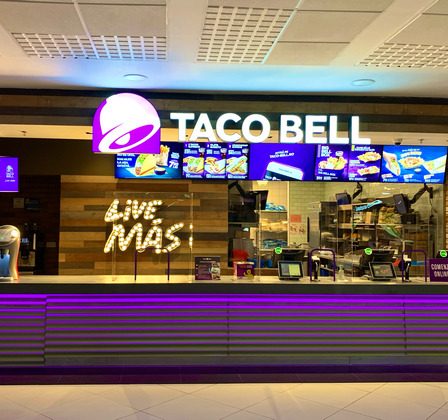 Spiritul #livemas ajunge in Bacau, odata cu inaugurarea restaurantului Taco Bell din Arena Mall