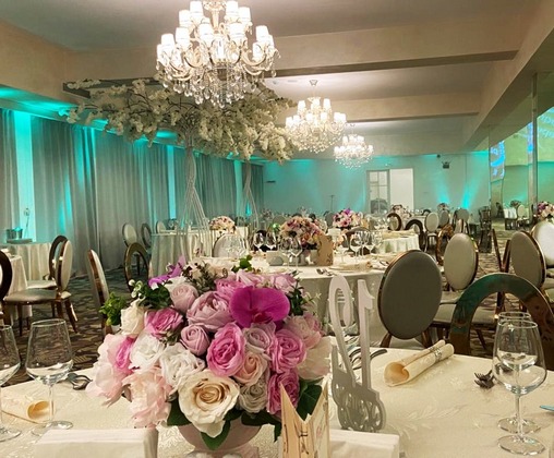 Tot ce ai vrut sa stii despre organizarea evenimentelor... dar nu ai avut pe cine sa intrebi, in programul educational Nunta... pas cu pas