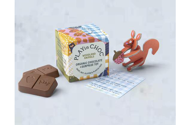 Captain Cocoa aduce copiilor PLAYin CHOC, ciocolata organica, vegana si educativa