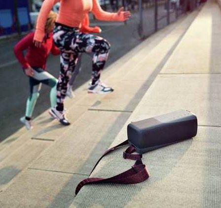 Noile casti Philips GO dau un plus de energie pasionatilor de sport