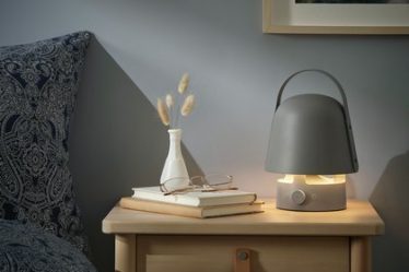 Noua lampa cu boxa Bluetooth face lumina si muzica accesibile oriunde te-ai afla