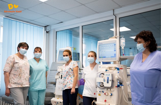 Daruieste Viata aduce, in premiera, la Spitalul Marie Curie doua aparate de hemodializa unice in Romania