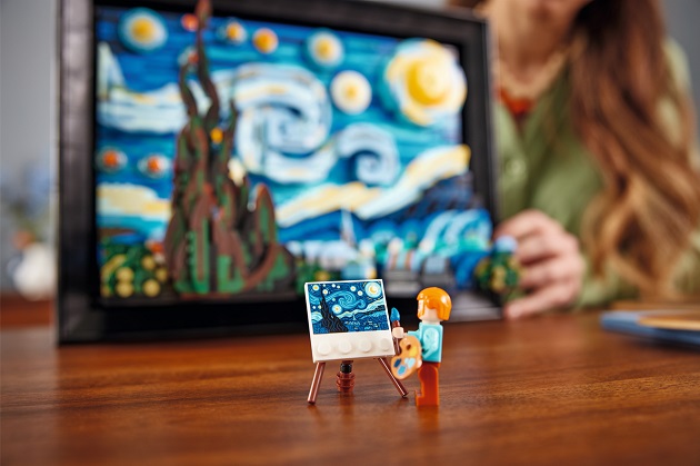 Tabloul emblematic de Vincent van Gogh reimaginat in noul set LEGO Ideas Starry Night