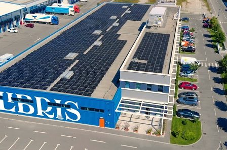 Depozitul verde: Libris investeste 300.000 euro in panouri fotovoltaice si devine independenta energetic