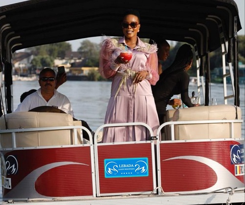 Interpreta superhitului Jerusalema si-a prelungit vizita in Romania! Nomcebo Zikode, sedere de cinci stele intr-un resort exclusivist din Delta