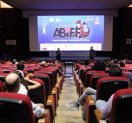 Peste 1.000 de spectatori, adulti si copii, s-au bucurat de cea de-a doua editie a ABIFF - Animation Bucharest International Film Festival, desfasurat in perioada 26-28 august cu proiectii speciale si simultane in 15 orase din tara