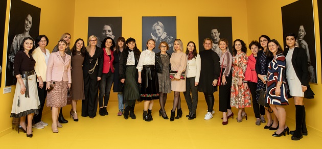 Expozitie foto cu portrete ale unor femei care au trecut prin cancer si au invatat sa isi recastige feminitatea