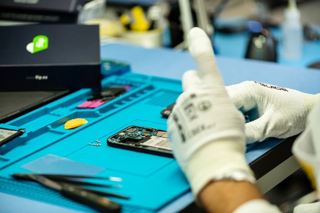 OMV Petrom se implica in dezvoltarea economiei circulare si devine cel mai important partener al Flip.ro pentru reconditionarea telefoanelor mobile