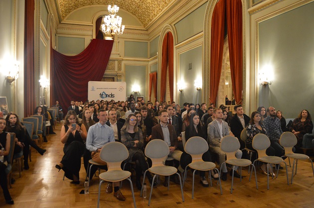 Sute de oameni au descoperit voluntariatul la Gala Voluntarilor 2022 si Targul de ONG-uri #fiivoluntar, organizate de Asociatia FRENDS pentru Dezvoltare