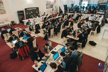 DefCamp 2022: Numarul atacurilor ransomware a depasit in doar trei luni din 2022 dublul atacurilor din tot anul trecut, iar criminalitatea cibernetica sponsorizata politic a luat amploare pe fondul contextului geopolitic. Ce solutii au prezentat expertii la DefCamp