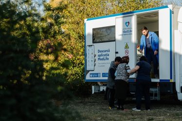 MedLife continua proiectul Caravana cu Sanatate si sprijina comunitatile vulnerabile din sudul tarii