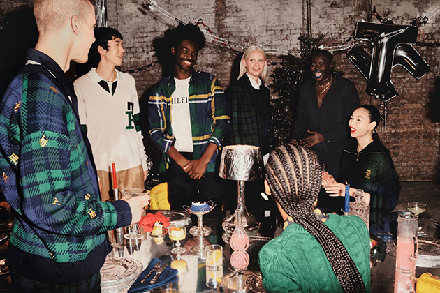 Tommy Hilfiger ia startul sezonului sarbatorilor de iarna