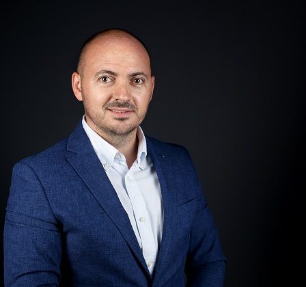 Dragos Popescu, Director General AlumGates: "Intentionam sa devenim un producator major de porti si garduri din aluminiu in Romania"