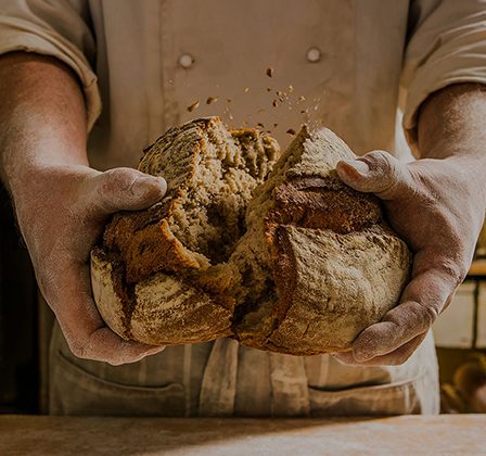 3 din 4 cosuri de cumparaturi Sezamo includ paine si produse de panificatie