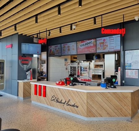 KFC incheie un parteneriat cu Rompetrol si deschide restaurante in trei benzinarii de pe autostrada A1