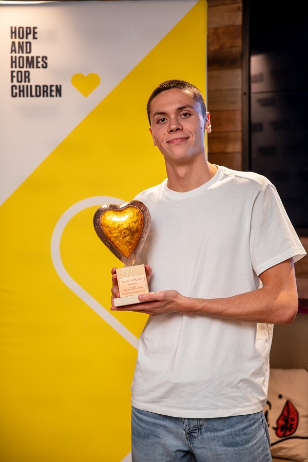 David Popovici devine Ambasadorul Hope and Homes for Children România