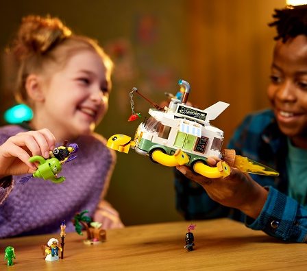 APEL CATRE VISATORI. Grupul LEGO aduce la viata puterea nelimitata a viselor de a stimula creativitatea copiilor, prin noua tema LEGO® DREAMZzz™