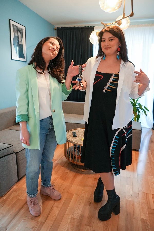 Maria Popovici prezinta cu mult umor locuinta actritei Anca Dinicu, in noul episod Case pe Case by Storia.ro