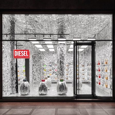 1 magazin pentru 1 geanta. Diesel dezvaluie primul magazin dedicat celei mai dorite genti, 1DR, in San Babila, Milano