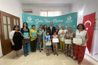 Emotiile Inmanarii Diplomelor de Pictura pe Apa la Institutul Yunus Emre din Bucuresti