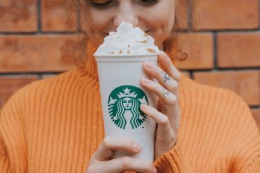 20 de ani de Starbucks Pumpkin Spice Latte