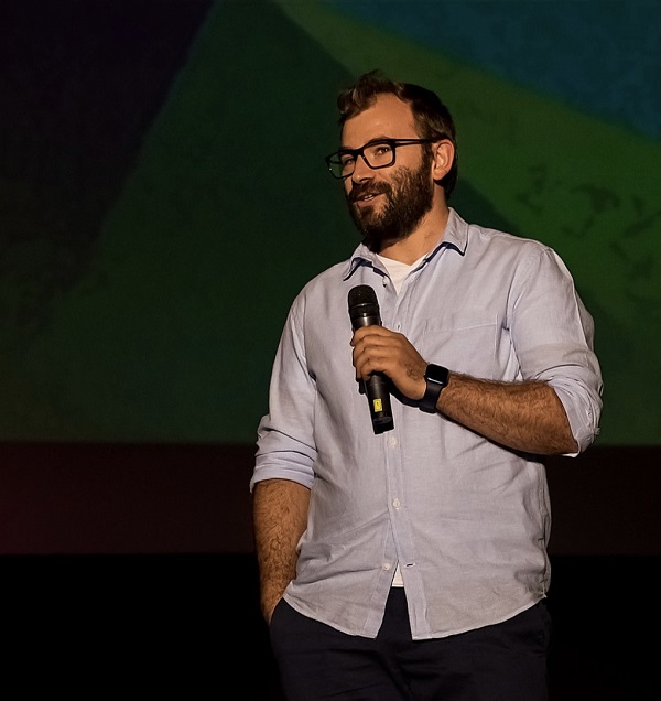 Creatorul de continut Alex Cozma (Atentie, Cad Mere!) lanseaza primul episod din seria "Istoria pentru BAC"